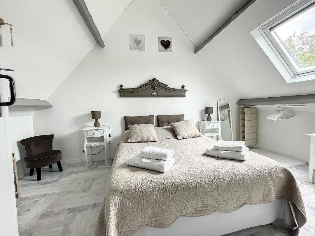 Chambres D'Hotes La Clef Des Champs Montpinchon Екстер'єр фото